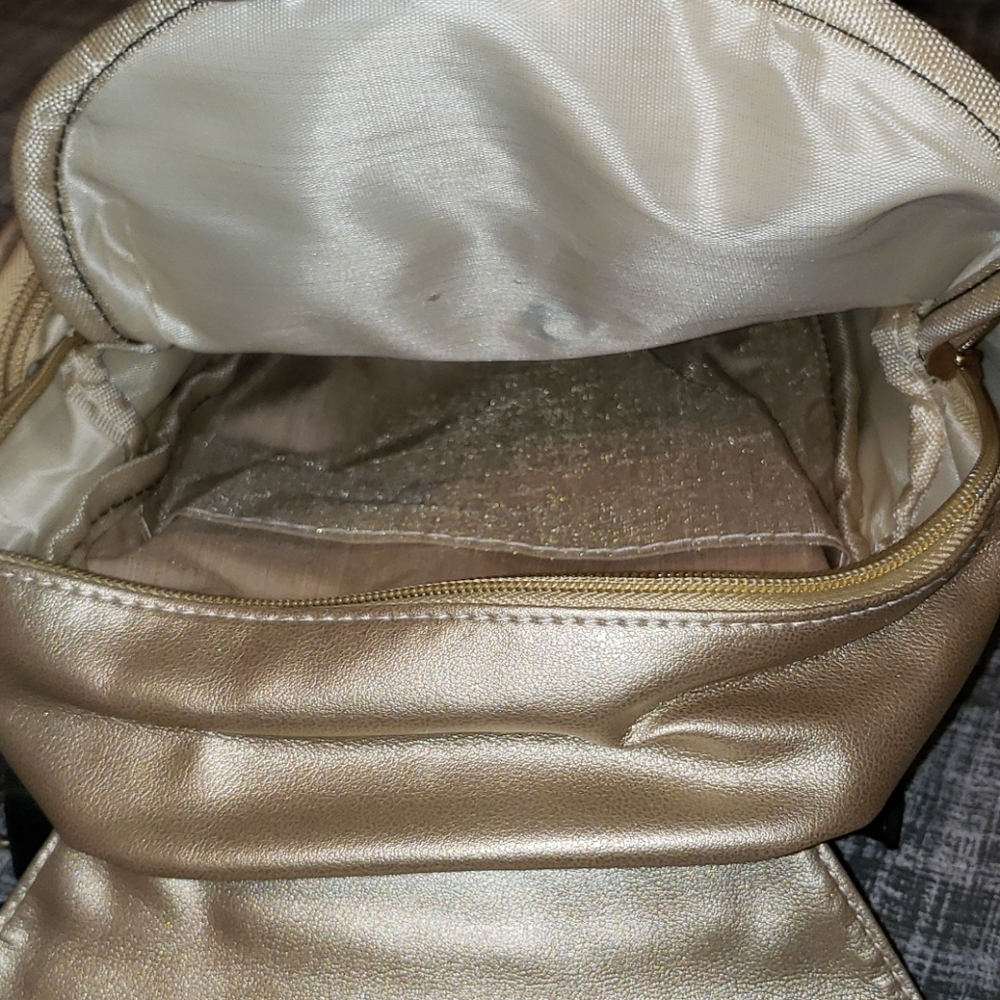 Gold Leather Owl🦉 Backpack - Picture 7 of 7